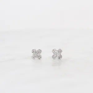 14k White Gold Pavé Diamond Clover Post Earring