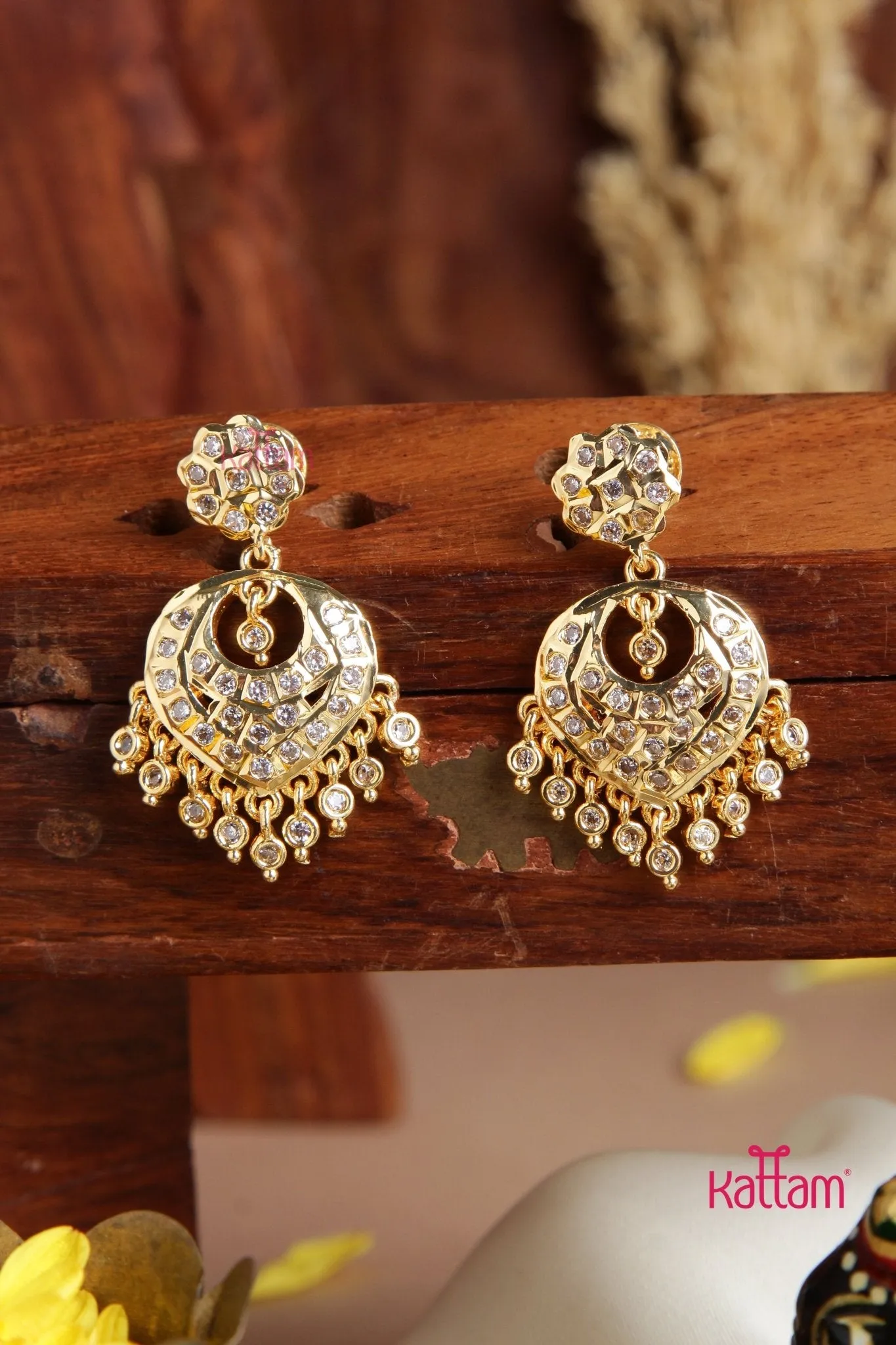 Akshara - Goldtone Gati White Earring