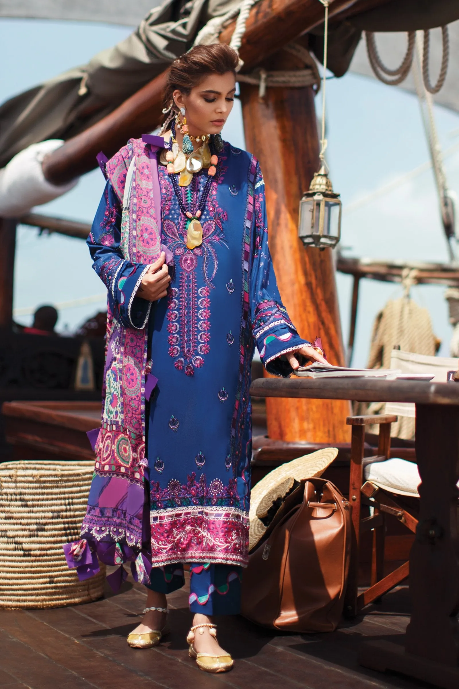 Élan Luxury Lawn Collection 2020 – EL-12 B (AMARLI)